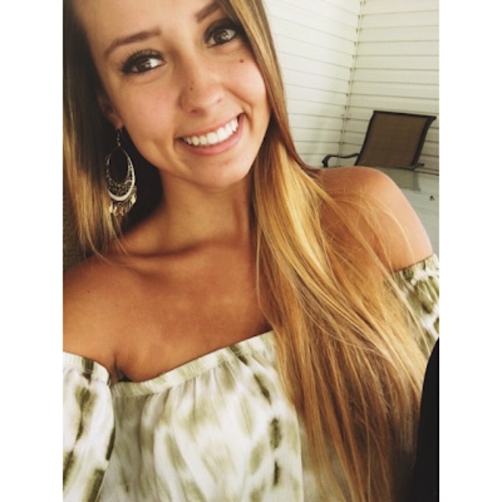 Meet your Posher, ! sophia